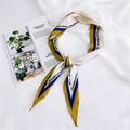 Elegante sciarpa in seta gialla e blu con stampa di lettere raffinate per donna - Stampa Lettere Bordo Giallo