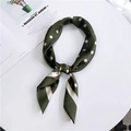 Petit foulard en soie vert foncé à pois blancs avec bordure rayée, style chic - Vert Foncé