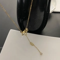 Collar de acero de titanio dorado con colgante LOVE y un pequeño detalle de circón - Estilo Flecos Letra LOVE / Dorado