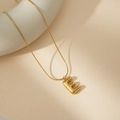 Collar dorado minimalista con colgante de letra E burbuja y cadena de serpiente - E Con Cadena de Serpiente