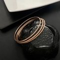 Dreiteiliges Armreif-Set in Roségold mit mattierten und polierten Titanstahl-Oberflächen - Dreiteiliges Set (J-41#) / Roségold