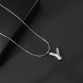 Zilverkleurige ketting met gepofte letter Y hanger aan een fijne slangenketting - Letter Y / Met Slangenketting