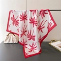 Foulard quadrato in seta estivo con stampe di foglie di palma rosse e bordo rosso elegante - 70x70cm / Rosso (FG140-1)