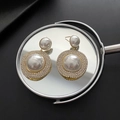 Elegantes pendientes redondos con perlas geométricas y diamantes de imitación brillantes - Blanco (2-1#27)