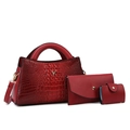 Ensemble de trois sacs à main rouge foncé à motif crocodile avec logo V doré et pochettes - Bordeaux