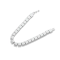 Dettaglio macro del bracciale a maglie quadrate in argento opaco con chiusura a scatto - Bianco K/Argento