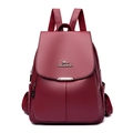 Sac à dos femme bordeaux en cuir texturé avec logo kangourou métallique élégant - Bordeaux