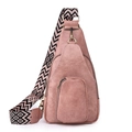 Damen Brusttasche in Altrosa aus PU mit breitem geometrischem Ethno-Gurt - Rosa
