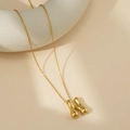 Collier avec pendentif lettre H doré au design 3D bombé élégant pour femmes - Lettre Bulle N (Avec Chaîne Cruciforme)