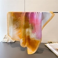 Sciarpa in seta con sfumature acquerello artistiche e bordi gialli su asta in metallo - Stampa Artistica Sfumata Giallo Rosa (FG183-2 Cachi)