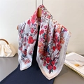 Elegante foulard quadrato in seta con fiori rossi e gialli su base bianca fine - 66-70cm / FG206-2 Bordo Grigio