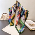 Foulard quadrato in seta con stampe di gatti colorati e bordo verde scuro elegante - Bordo Verde (FG182-3)
