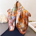 Elegante sciarpa in raso di seta con stampe floreali arancioni e blu da donna - 70x70cm / Marrone
