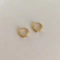 Orecchini a cerchio dorati con trama a bambù ed elegante stile geometrico per donna - Bambù Dorato (F201)