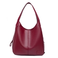 Bolso hobo clásico color granate en cuero suave granulado con detalle de flecos - Rojo