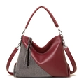 Borsa bordeaux in finta pelle con patchwork di strass e dettaglio di nappa - Rosso