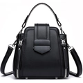 Bolso tipo cubo negro elegante con costuras en V y acabado de cuero mate liso - Negro