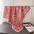 Carré de soie artificielle orange à motifs paisley et fleurs pour un style élégant - Rouge
