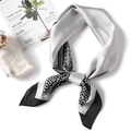 Élégant foulard en soie 70cm gris argent avec imprimés léopard et géométriques - Beige Noir Color Block