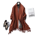 Detail of double-sided rust red and grey knitted scarf with long fringe tassels - 200x65cm / Rust Red And Gray (WJ32-35)