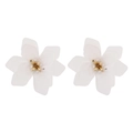 Pendientes de flores de resina blanca bohemia con centro dorado en fondo blanco - Blanco