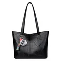 Grande borsa tote in pelle nera con cuciture geometriche e ciondolo Love fashion - Nero Patchwork