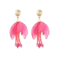 Pendientes bohemios de flores con cuentas rosas y botones dorados de textura martillada - Rosa Rojo