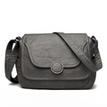 Borsa a tracolla in morbida pelle grigio scuro con fibbia argento e texture retrò - Grigio