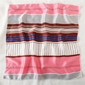 Foulard quadrato in raso effetto seta con righe orizzontali e cuciture rifinite - Rosa Grigio Marrone Blu Strisce (FX-62)