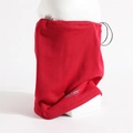 Detalle de calentador de cuello de forro polar rojo con cordón y logotipo outdoor - Rojo
