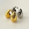 Water-drop stud earrings with hammered metal texture in gold and silver finish - Large-31MM / Gold