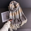 Sciarpa stile etnico con motivi geometrici e lunghe nappe in crema e grigio invernale - Grigio Beige (WT262-4)