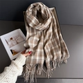 Classic brown and white checkered scarf with soft tassels and cozy cashmere feel - 200cmx66cm / Brown (WT274-5)