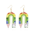 U-förmige Holzohrringe mit Regenbogenstreifen und niedlichem weißem Hasen-Druck - Grüner Multi Regenbogen Bleistift Hase