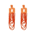 Handgefertigte orangefarbene Quastenohrringe mit Blumenmotiv und U-förmigem Perlenfransen - Orange
