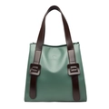 Dunkelgrüne Ledertasche mit Lychee-Struktur, braunem Gurt und Känguru-Logo - Grün
