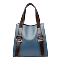 Blaue Tragetasche mit braunen Riemen und großer Schnalle, minimalistische Damenhandtasche - Blau