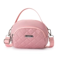 Borsa a tracolla in nylon rosa con trapuntatura a rombi e tracolla regolabile - Rosa