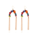 Pendientes étnicos hechos a mano con cuentas de colores y borlas largas de metal dorado - Colorido