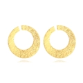 Pendientes de aro en C dorados con textura martillada y diseño geométrico retro - Dorado