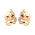 Orecchini geometrici dorati vintage con texture metallica e pietre rosse di cristallo - Oro con Strass Rosso