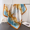 Sciarpa in seta artistica con motivo astratto e bordo arancione a contrasto - Stampa Artistica Arancione (FM276-2)