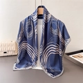 Carré de soie bleu marine avec motifs géométriques abstraits en spirale ivoire - 90*90cm / Bleu Marine (FM286-1)