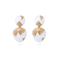 Pendientes colgantes de esmalte blanco con detalles de metal dorado en V de estilo retro - Blanco