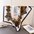 Carré de soie élégant à imprimé léopard avec motifs de sacs à main et bordures raffinées - 70cmx70cm / Café (FG76-2)