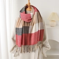 Scialle a quadri effetto cashmere con motivo rosso e grigio e lunghe nappe a frangia - Rosso (WT227-3)