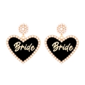 Orecchini a cuore in oro con smalto nero, scritta Bride e bordatura di perle - Nero