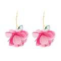 Boucles d'oreilles bohèmes fleurs en mousseline rose avec détails de branches dorées - Rose Rouge