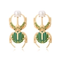 Boucles d'oreilles scarabée émaillées avec cristaux verts et perles blanches dorées - Coloré