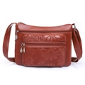 Sac bandoulière en similicuir marron rouge avec motifs tournesols gaufrés et plusieurs poches - Marron